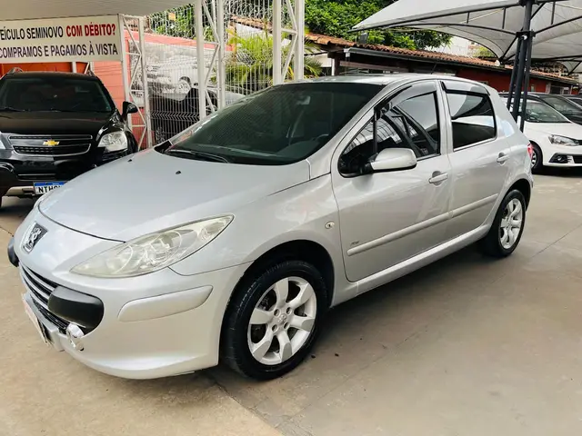 Carro Peugeot 307 2010 Hatch. Presence 1.6 16V (flex)