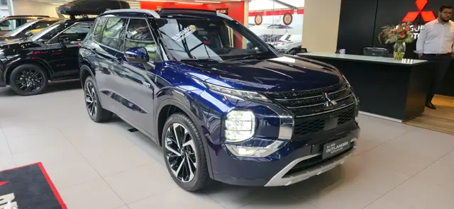 Carro Mitsubishi Outlander 2027 Signature PHEV