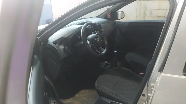 Carro Renault Logan 2024 Zen 1.0