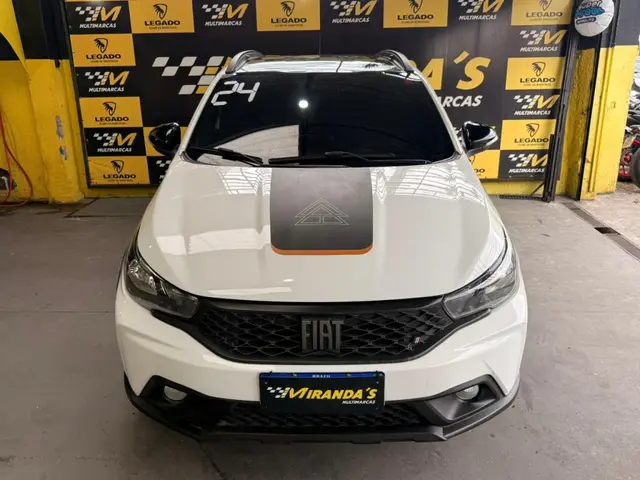 Carro Fiat Argo 2024 Trekking 1.3 CVT