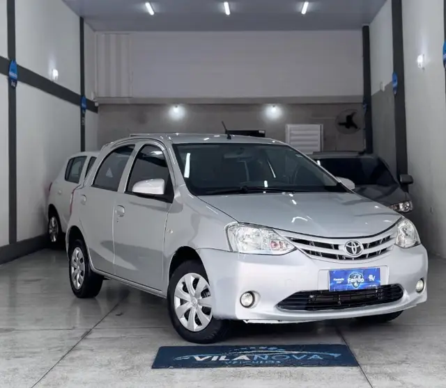 Carro Toyota Etios 2015 X 1.3 (Flex)