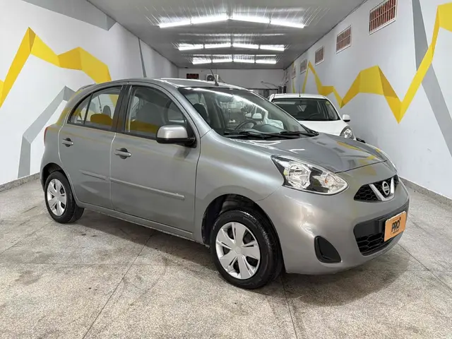 Carro Nissan March 2015 1.0 16V (Flex)