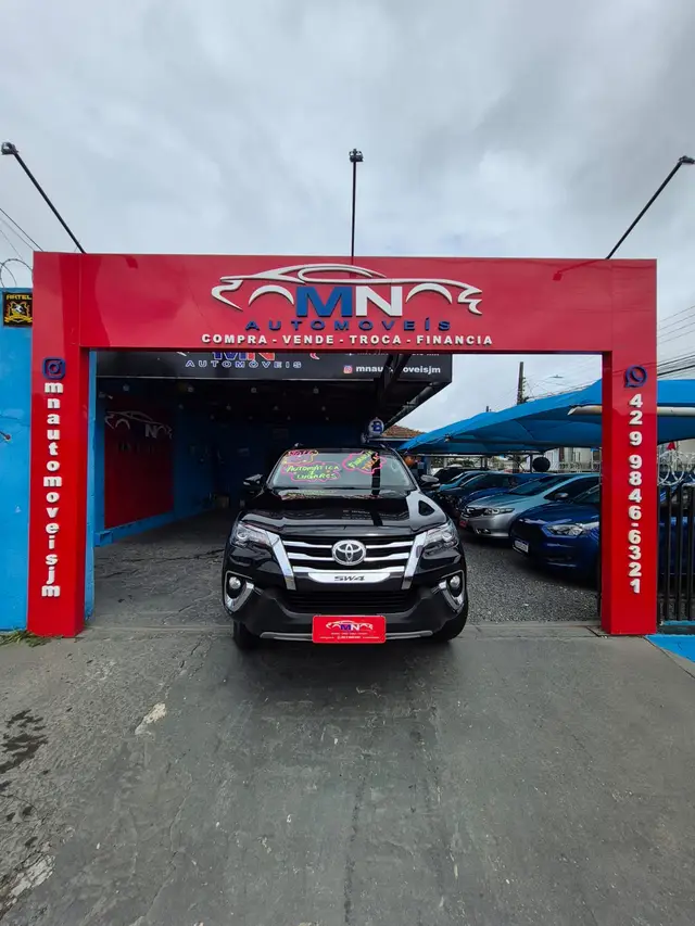 Carro Toyota SW4 2016 2.8 TDI SRX 5L 4x4 (Aut)