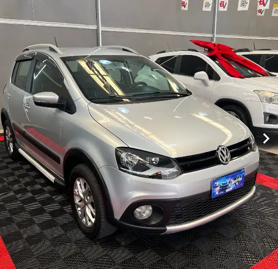 Carro Volkswagen CrossFox 2013 I-Motion 1.6 VHT (Flex)