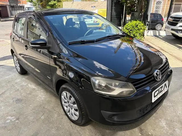 Carro Volkswagen Fox 2014 1.0 TEC (Flex) 4p