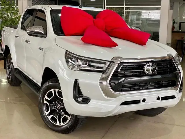 Carro Toyota Hilux Cabine Dupla 2023 SRX 4x4 2.8 Diesel