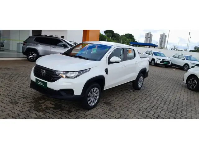 Carro Fiat Strada 2025 Volcano 1.3 Flex 8V CD Aut.