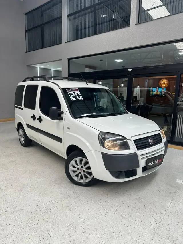 Carro Fiat Doblò 2020 Essence 1.8 16V (Flex)