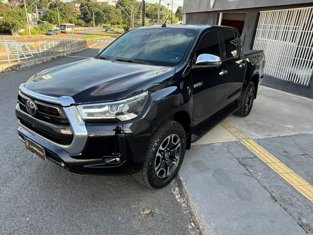 Carro Toyota Hilux Cabine Dupla 2022 SRX 2.8 TDI CD 4x4 (Aut)