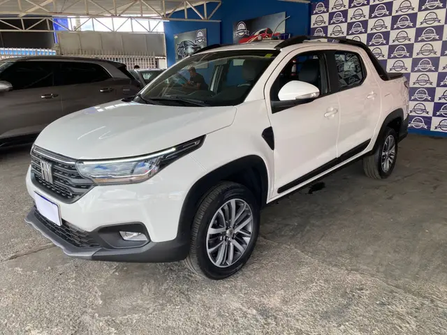 Carro Fiat Strada 2023 Volcano 1.3 CD (Flex)