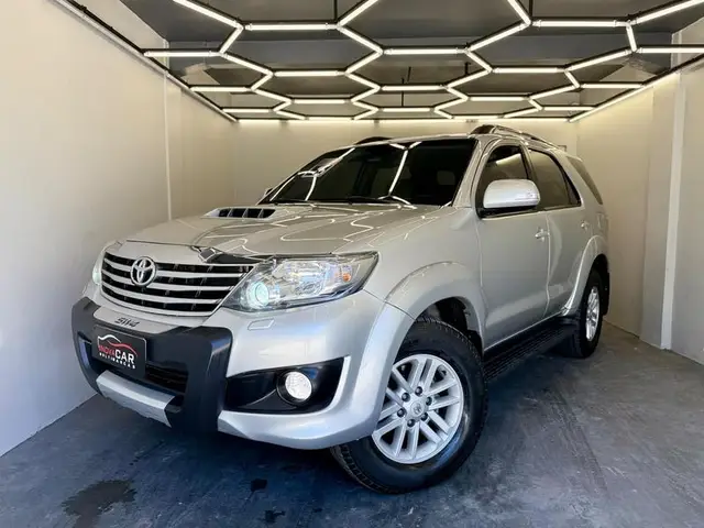 Carro Toyota Hilux SW4 2015 SRV 4x4 3.0 Turbo  (aut)