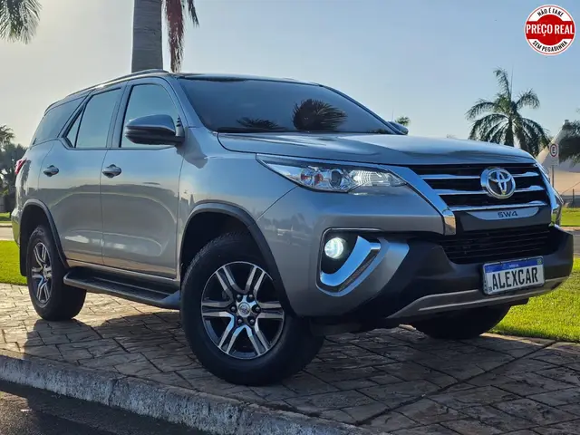 Carro Toyota SW4 2018 2.7 SR 4x2 (Flex)