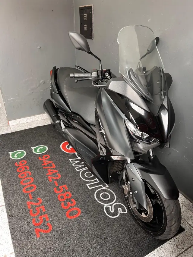 Moto Yamaha XMax 2022 250 (ABS)