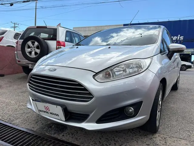 Carro Ford Fiesta Hatch 2014 1.6 (Aut.)