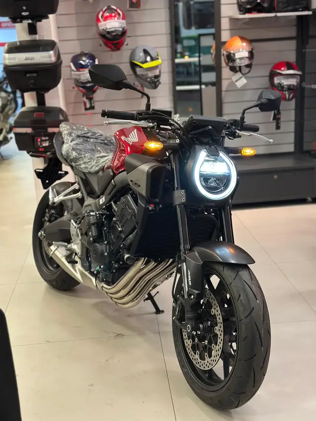 Moto Honda CB 650R 2026 E-Clutch