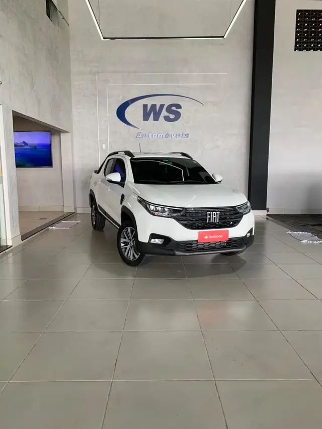 Carro Fiat Strada 2023 Volcano 1.3 8V CD AT