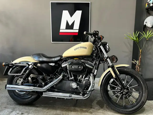 Moto Harley-Davidson Sportster XL 883 2015 Iron