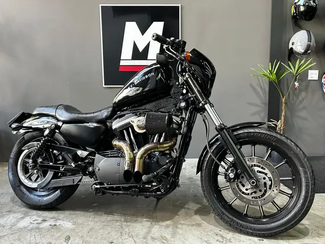 Moto Harley-Davidson Sportster XL 883 2009 Roadster