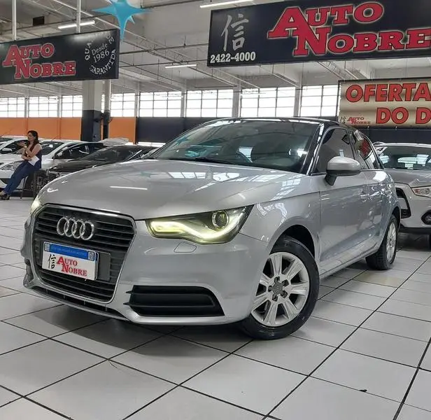 Carro Audi A1 2015 1.4 TFSI Sportback Ambition S Tronic