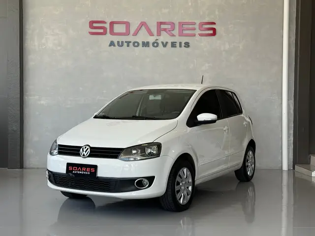 Carro Volkswagen Fox 2014 1.6 VHT (Flex)