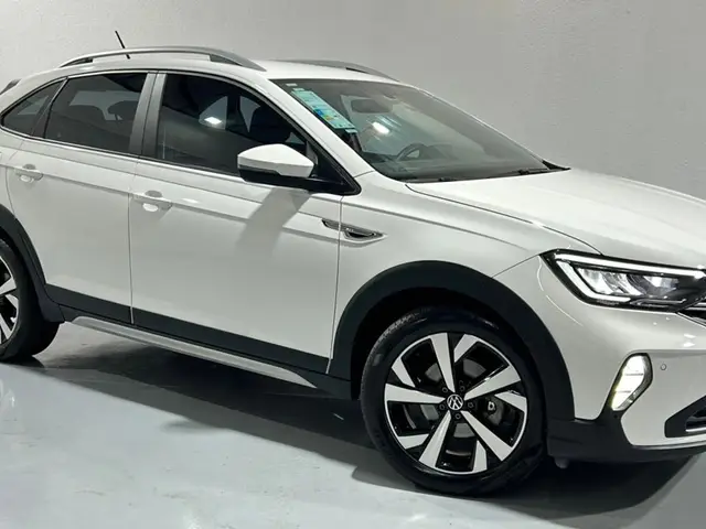 Carro Volkswagen Nivus 2023 Highline 200 TSI