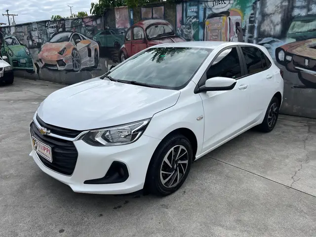 Carro Chevrolet Onix Plus 2024 LT 1.0