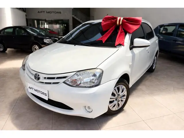 Carro Toyota Etios 2017 XS 1.5 (Flex)