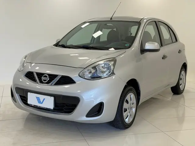 Carro Nissan Versa 2015 1.0 12V (Flex)