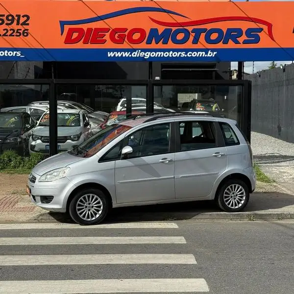 Carro Fiat Idea 2011 Attractive 1.4 8V (Flex)