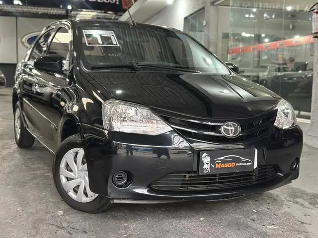 Carro Toyota Etios 2017 Platinum 1.5 (Aut) (Flex)