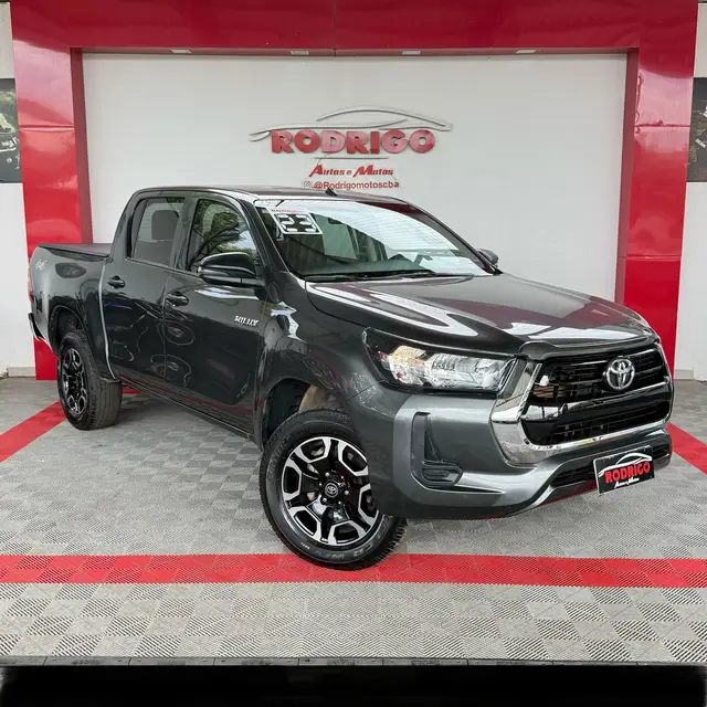 Carro Toyota Hilux Cabine Dupla 2023 STD Power Pack 4x4 2.8 Diesel