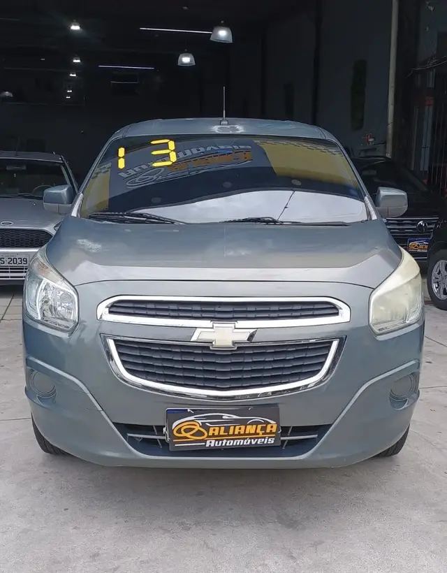 Carro Chevrolet Spin 2013 LS 5S 1.8 (Flex)