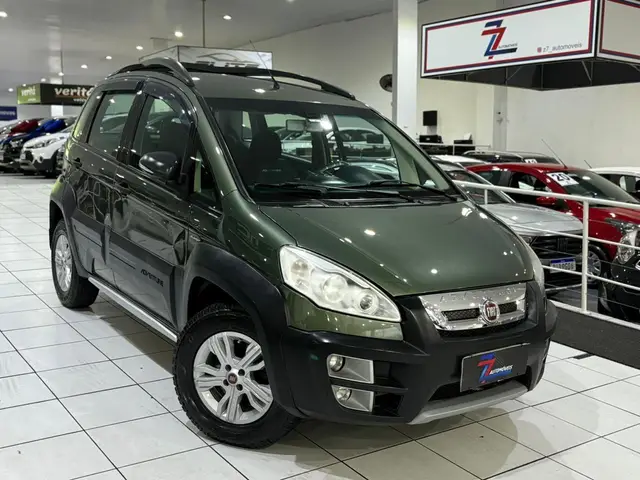 Carro Fiat Idea 2011 Attractive 1.4 8V (Flex)