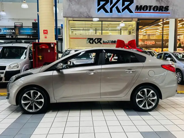 Carro Hyundai HB20S 2017 1.0 Comfort Plus Turbo (Flex)