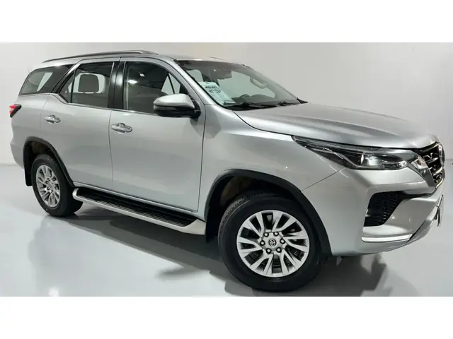 Carro Toyota SW4 2021 SRX 2.8 turbodiesel 7L 4x4 (Aut)