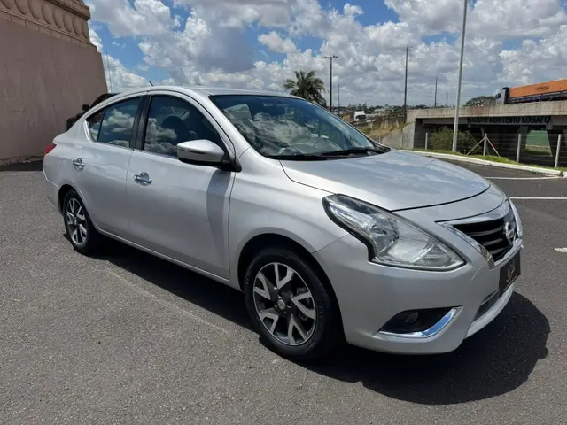 Carro Nissan Versa 2016 1.6 16V Unique (Flex)