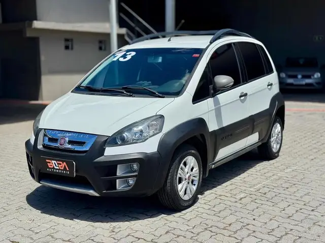 Carro Fiat Idea 2013 Adventure 1.8 16V E.TorQ (Flex)