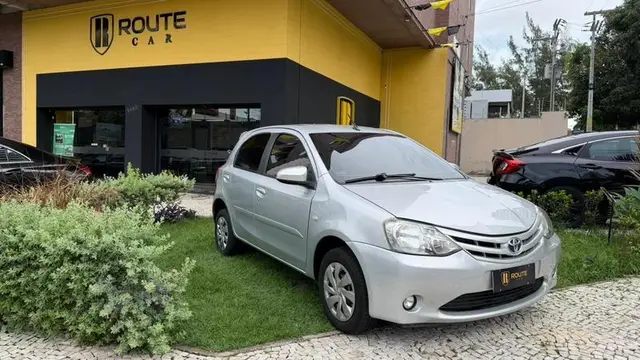 Carro Toyota Etios 2017 X 1.3 (Flex)