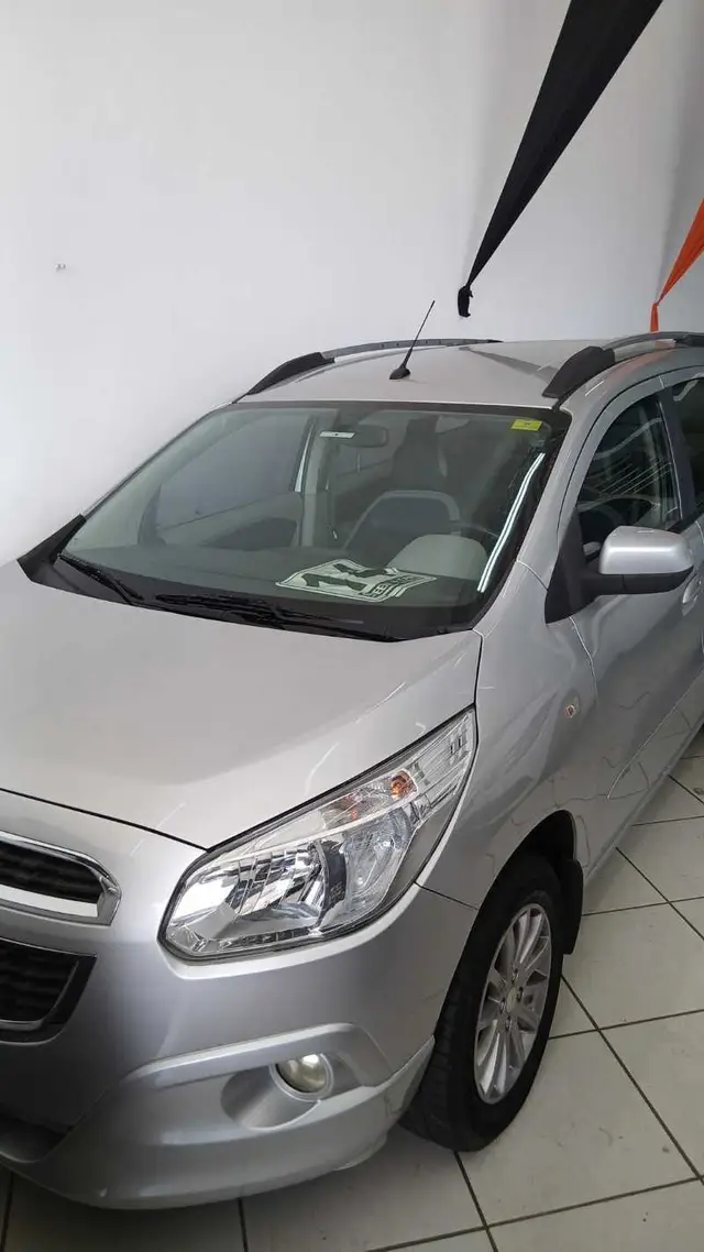 Carro Chevrolet Spin 2014 LT 5S 1.8 (Aut) (Flex)