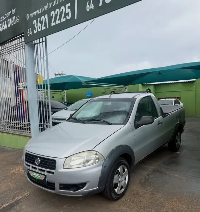 Carro Fiat Strada 2013 Working Celeb.1.4 Fire Flex 8V CS