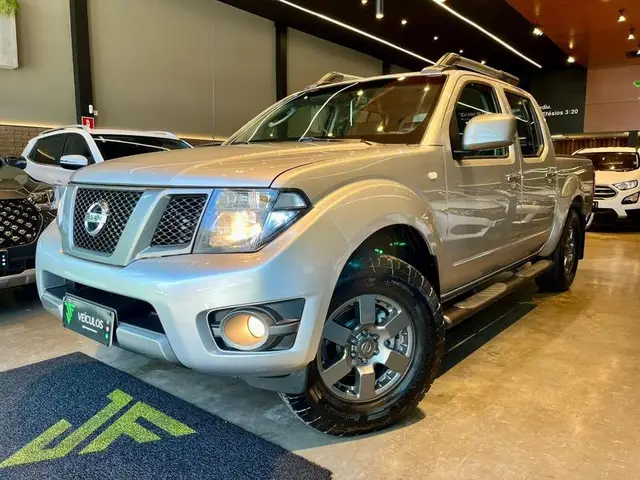 Carro Nissan Frontier 2015 2.5 TD CD 4x2 SV Attack