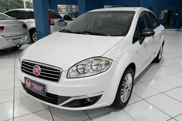 Carro Fiat Linea 2016 Essence 1.8 16V (Flex)