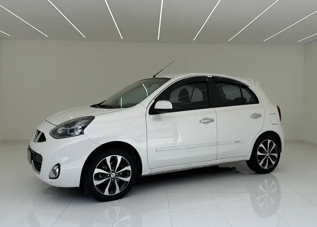 Carro Nissan March 2015 1.6 16V SL (Flex)