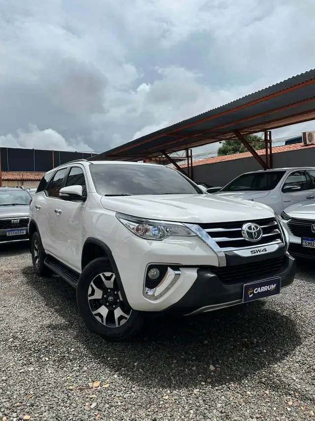 Carro Toyota SW4 2017 2.7 SR 4x2 (Flex)