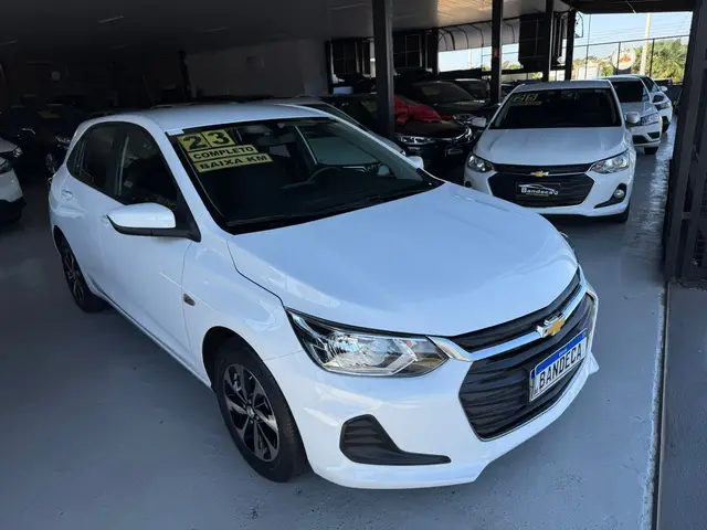 Carro Chevrolet Onix 2023 LT 1.0