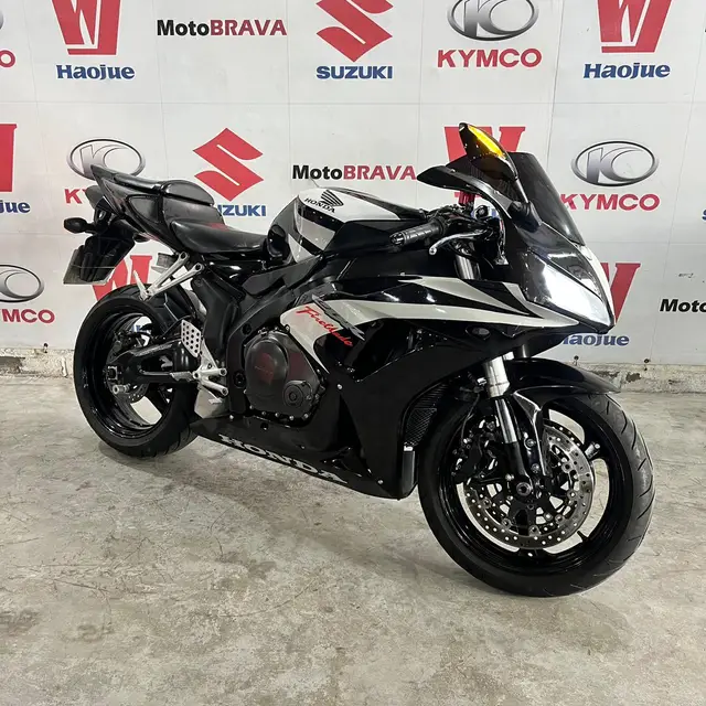 Moto Honda CBR 1000RR 2007 Fireblade (Standard)
