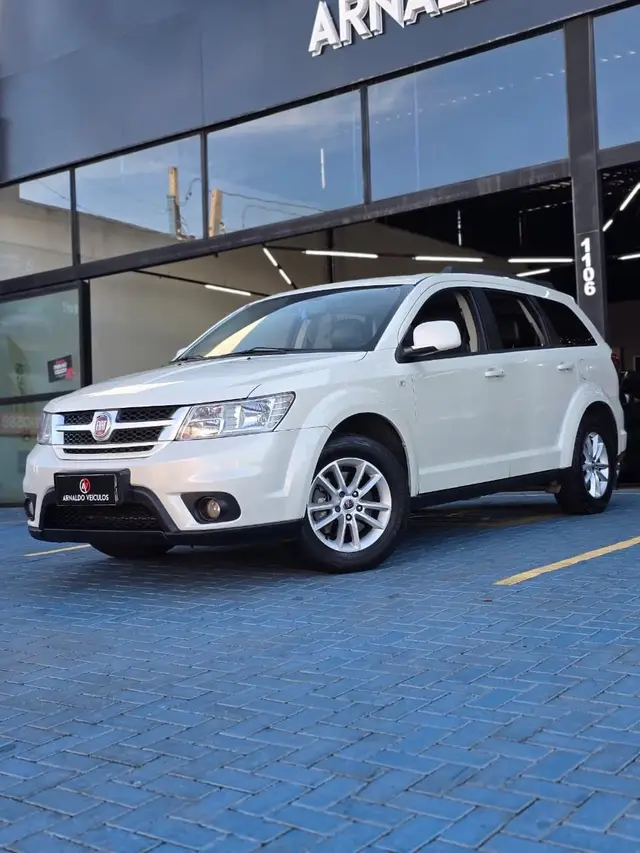 Carro Fiat Freemont 2014 2.4 16V Precision (Aut)