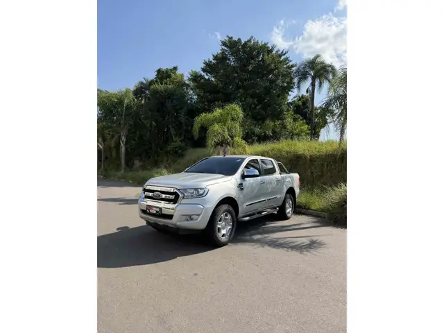 Carro Ford Ranger Cabine Dupla 2017 Ranger 2.5 XLT CD (Flex)