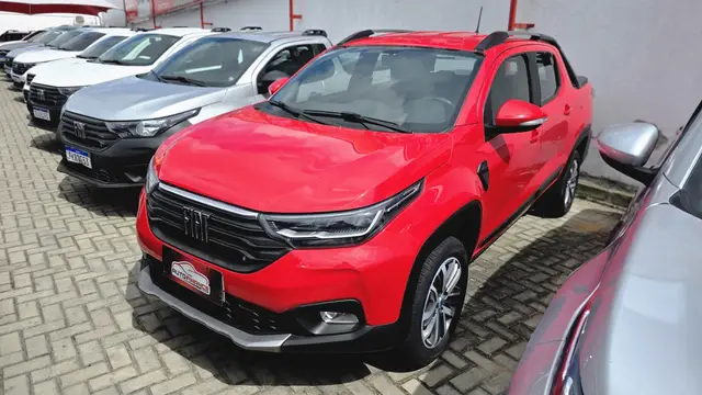 Carro Fiat Strada 2023 Volcano 1.3 8V CD AT