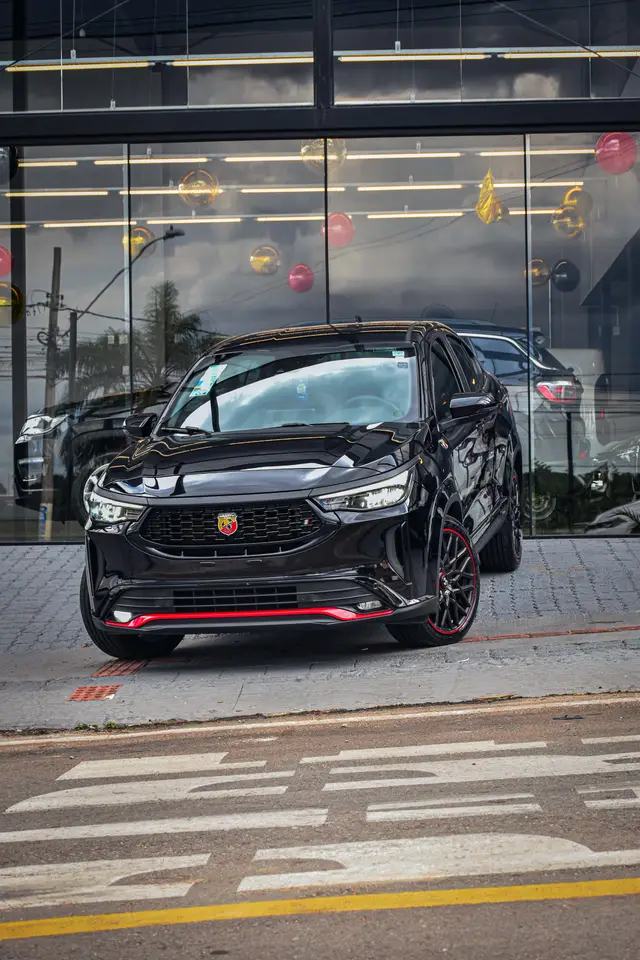 Carro Fiat Fastback 2025 Abarth